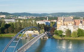 Hotel Dreiländerbrücke Weil am Rhein